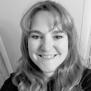 Meet your Posher, Jenina